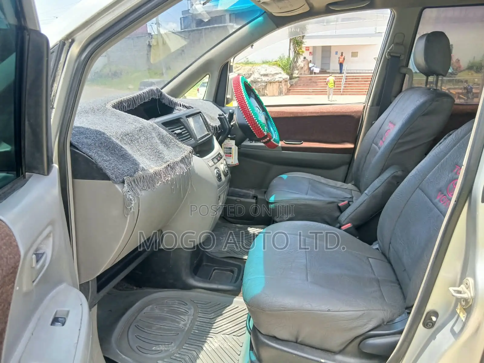 Toyota Noah 2002 Silver