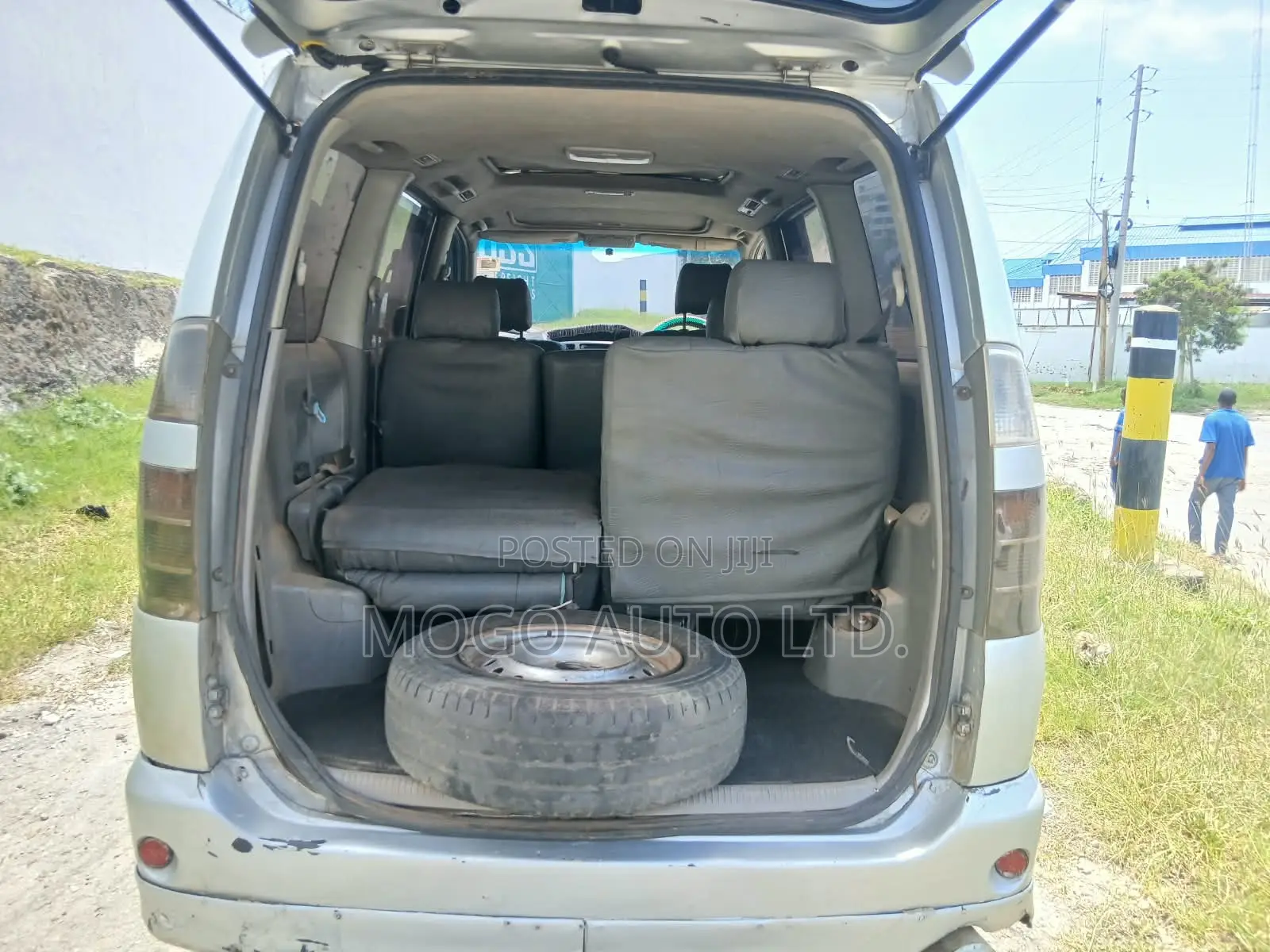 Toyota Noah 2002 Silver