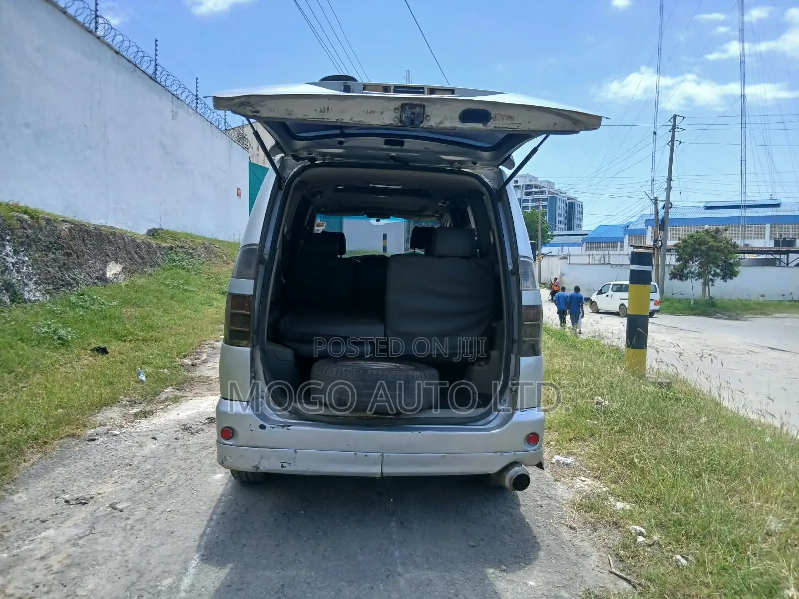 Toyota Noah 2002 Silver