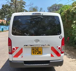 Toyota HiAce 2015 White