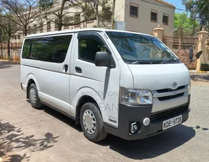 Toyota HiAce 2015 White