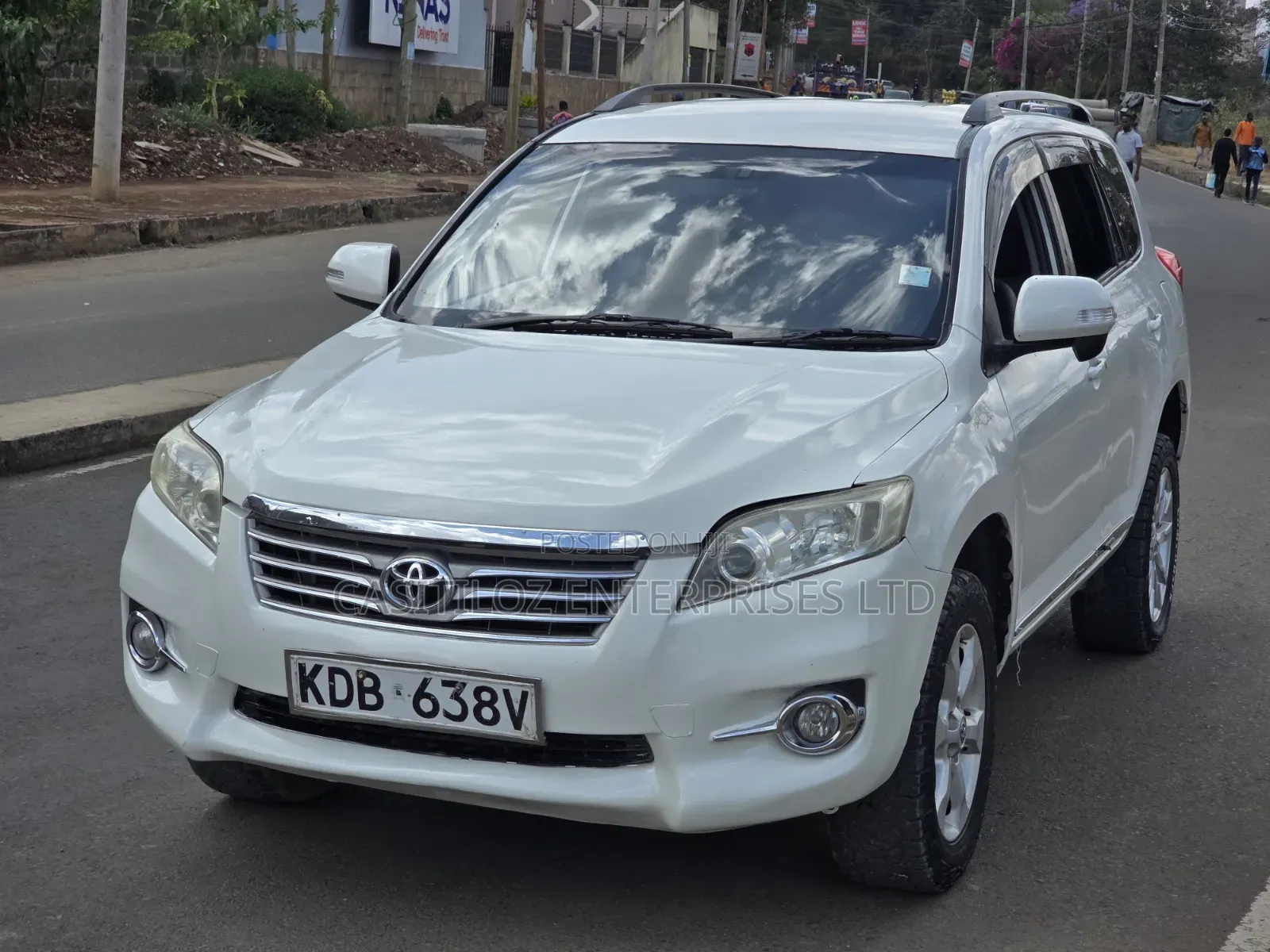 Toyota Vanguard 2013 White