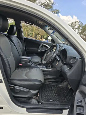 Toyota Vanguard 2013 White