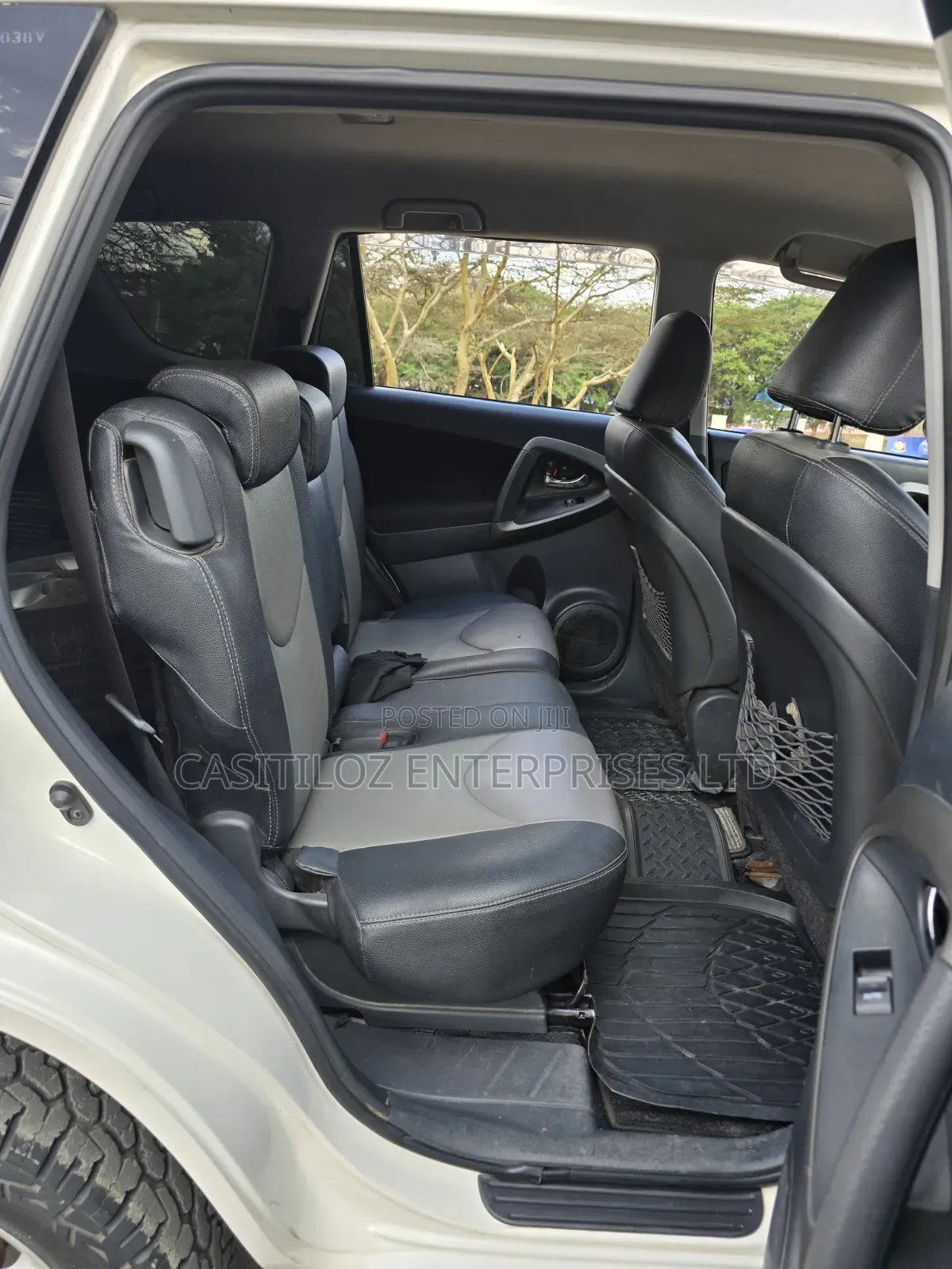 Toyota Vanguard 2013 White