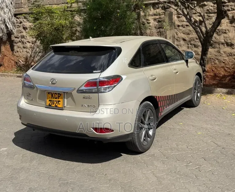 Lexus RX 270 2012 Gold