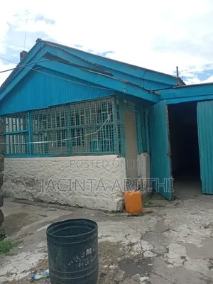 4bdrm Bungalow in Koinange Phase2, Biashara for rent