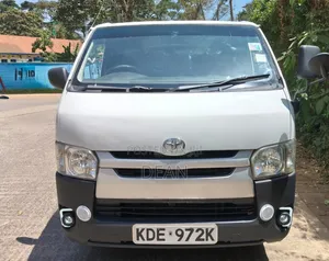 Toyota HiAce 2015 White