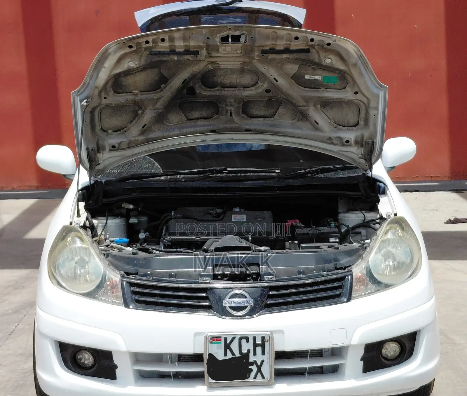 Nissan Advan 2009 White