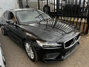 Volvo S60 T4 Momentum 2020 Black