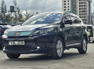 Toyota Harrier 2.0 2016 Black