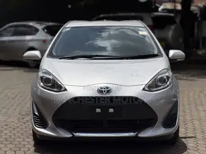 Toyota Aqua 2019 Silver