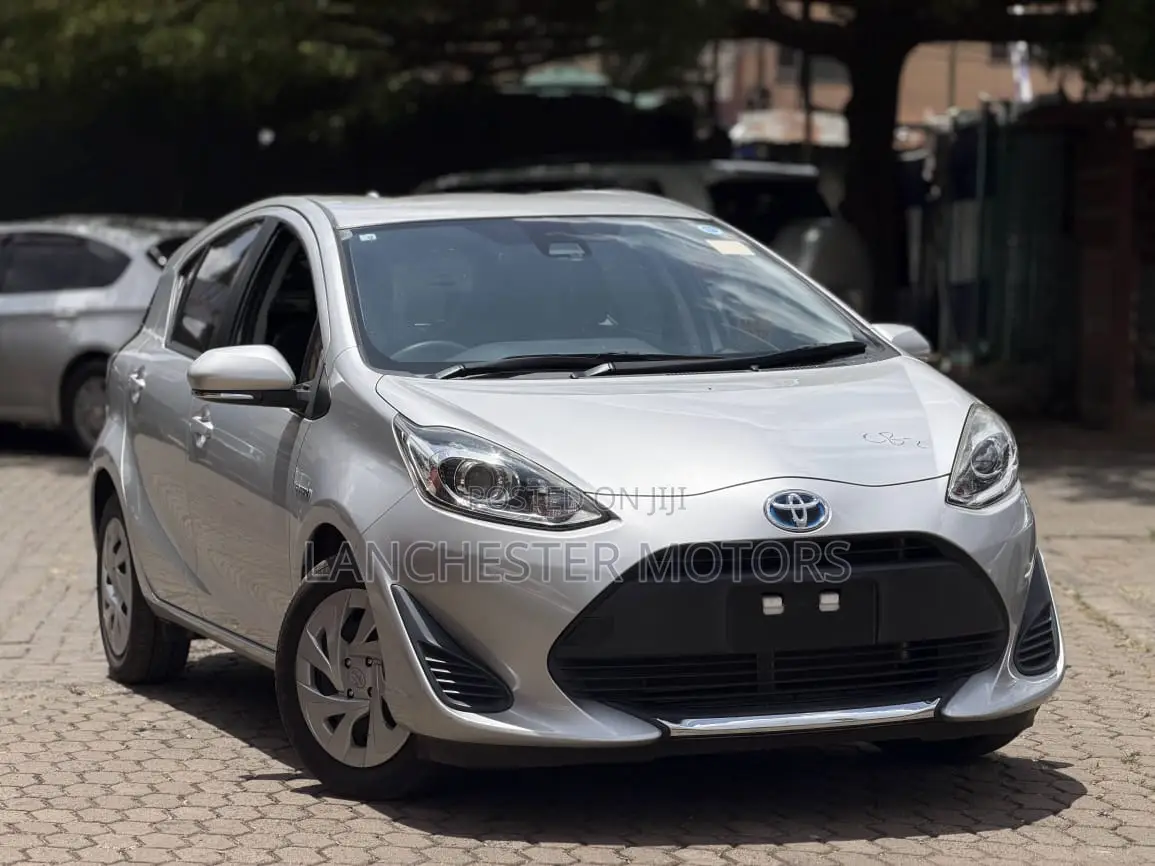 Toyota Aqua 2019 Silver
