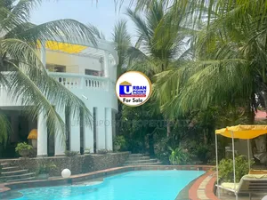 5bdrm Maisonette in Town Centre for sale