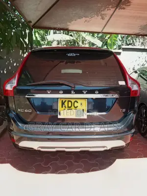 Volvo XC60 T5 Platinum FWD 2015 Black