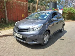 Toyota Vitz 2014 Gray