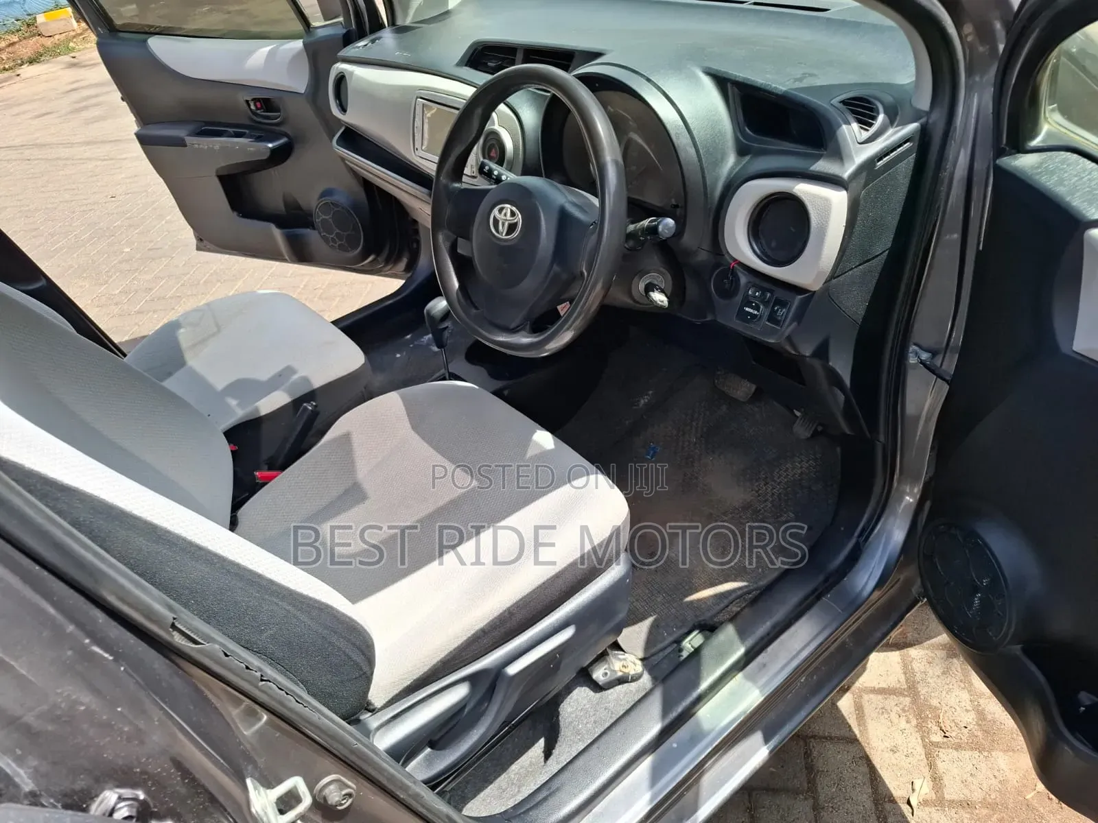 Toyota Vitz 2014 Gray