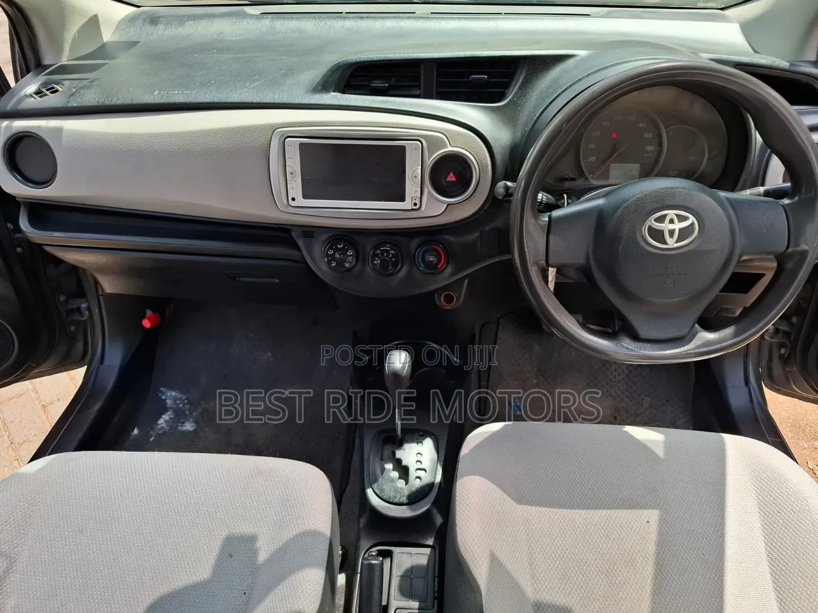 Toyota Vitz 2014 Gray