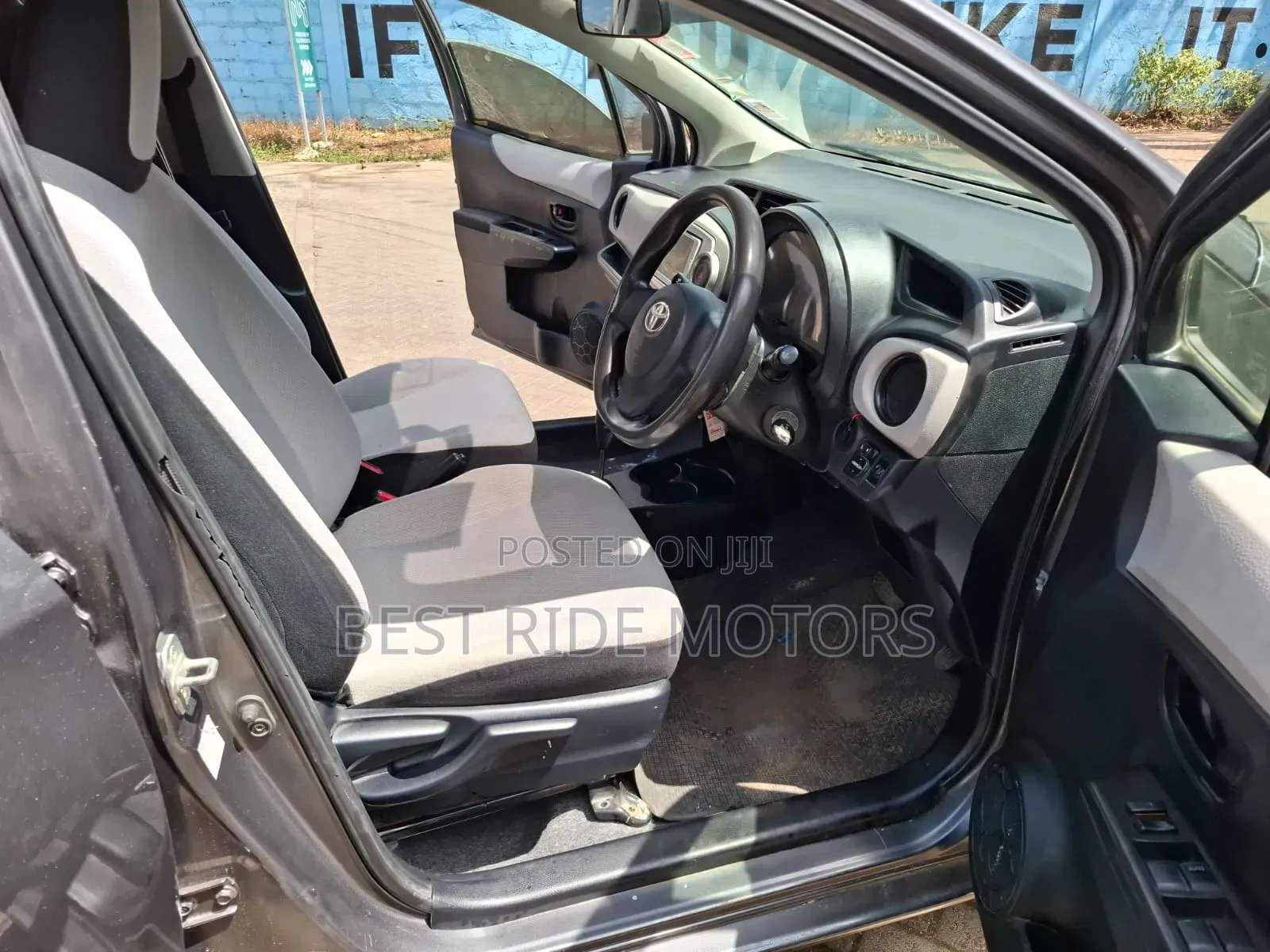 Toyota Vitz 2014 Gray