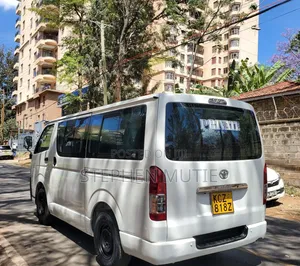 Toyota HiAce 2013 White