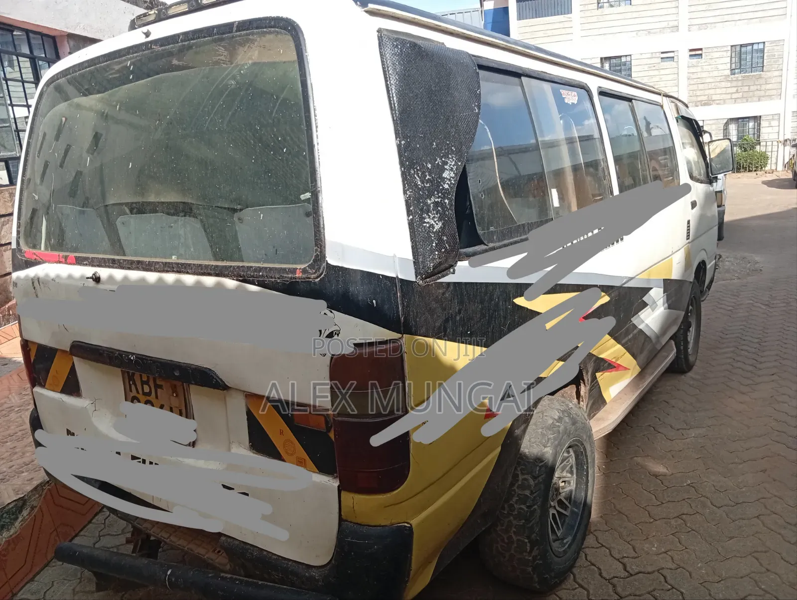 Toyota HiAce 2000 White