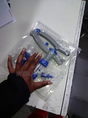 Ergonomic 5 Ml Poultry Vaccinator