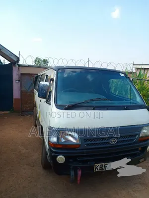 Toyota HiAce 2000 White