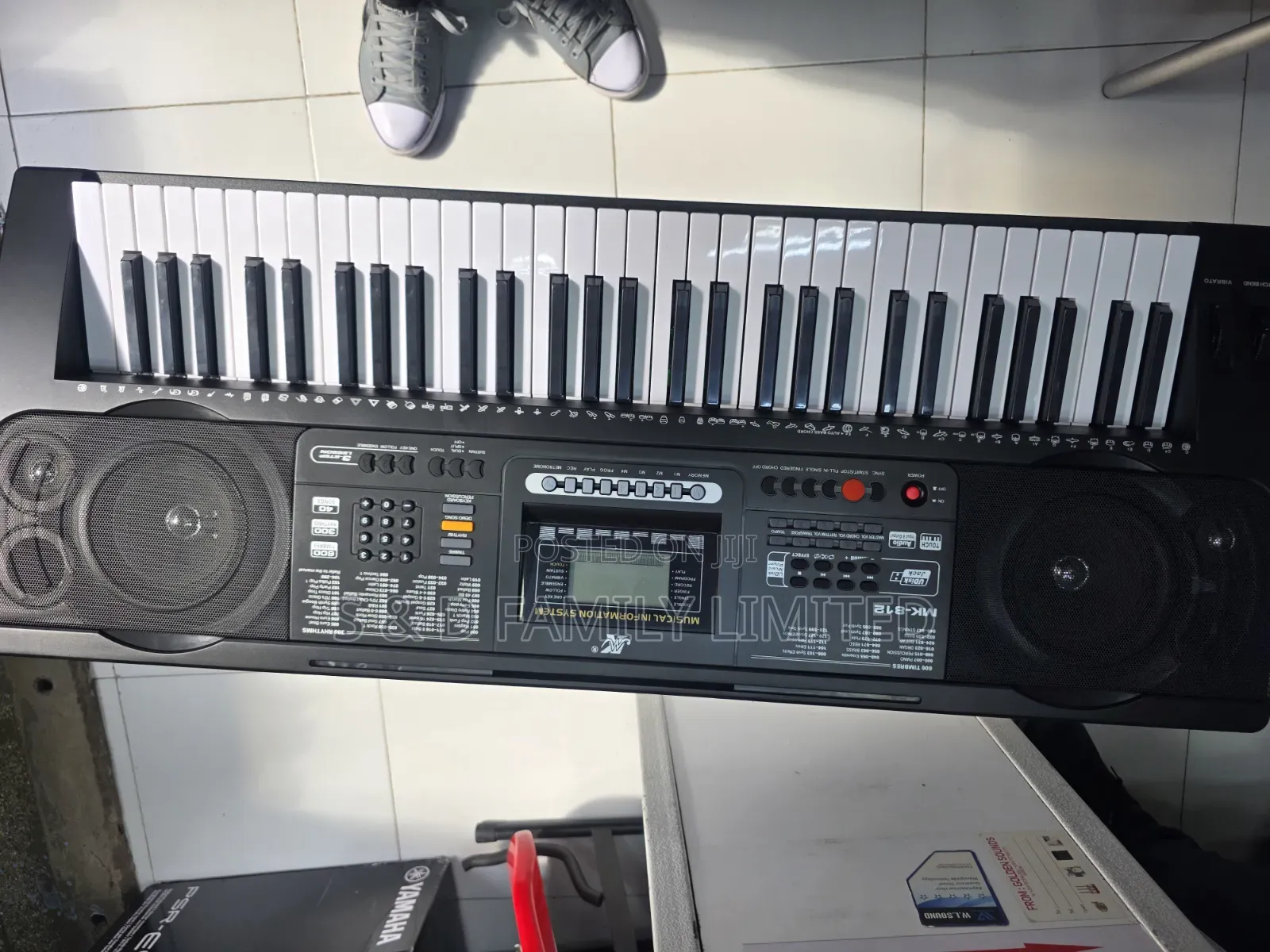 Meike MK-812 61-Key Electronic Keyboard