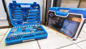 Socket & Bit Set CR-V Mechanics Kit.New Tools 82 Pieces