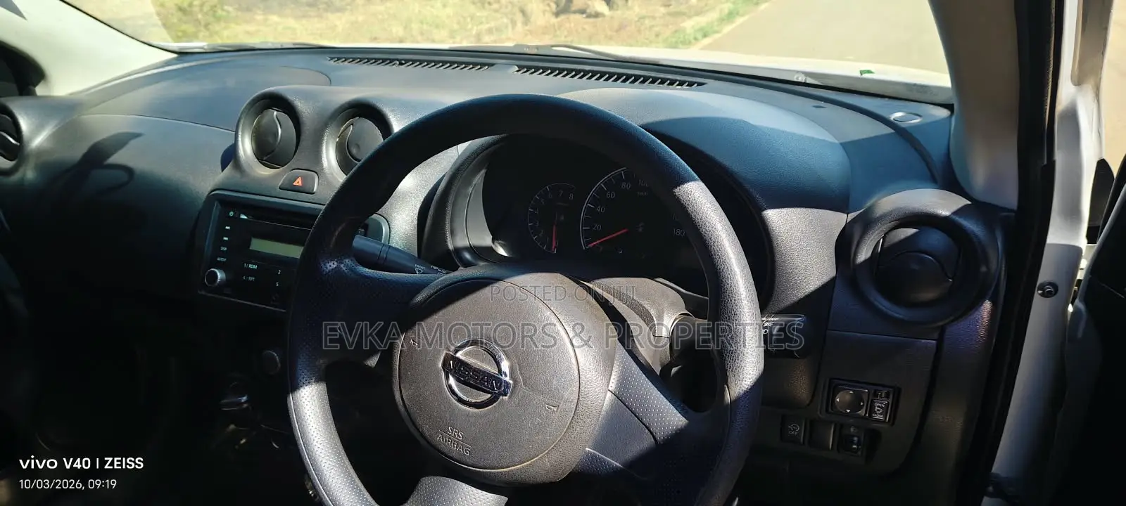 Nissan Tiida 2014 Silver