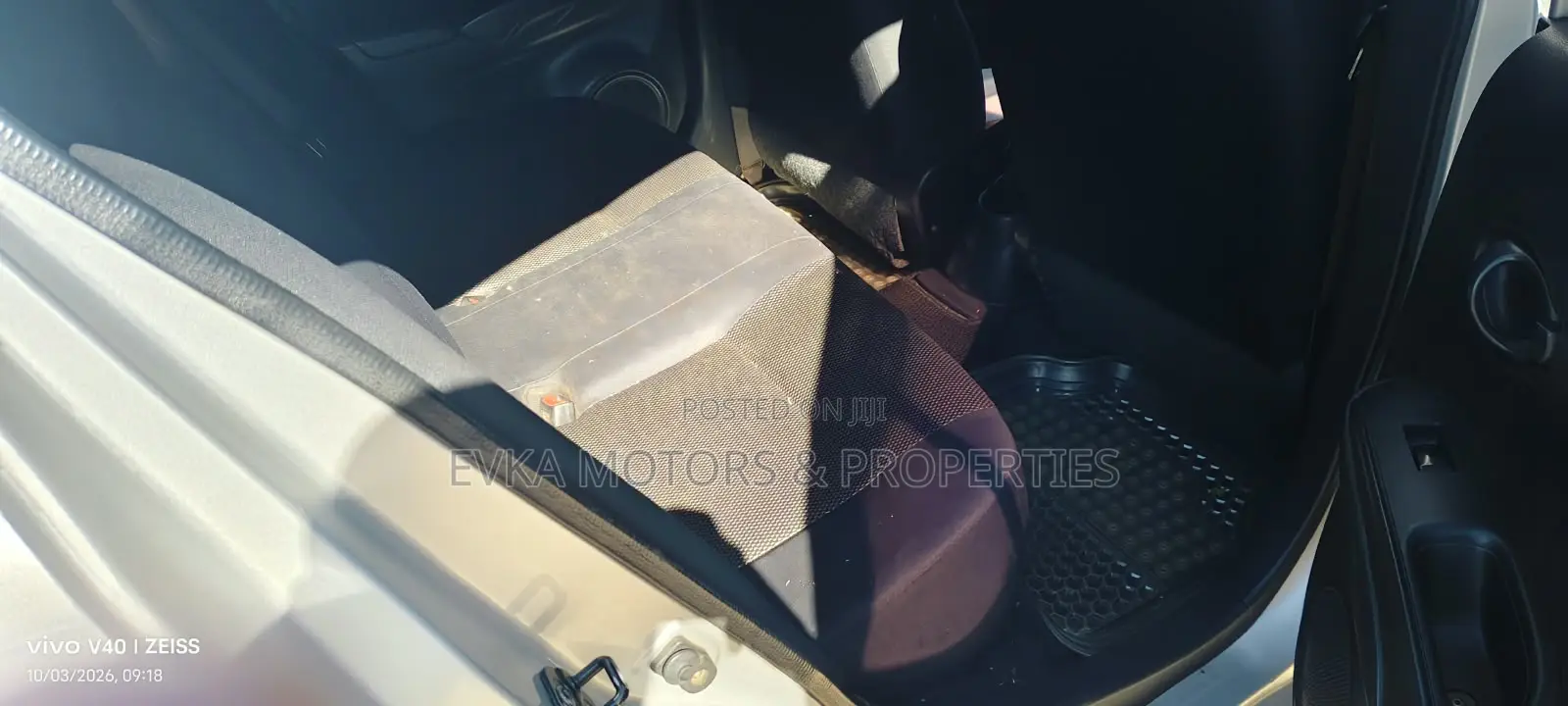 Nissan Tiida 2014 Silver
