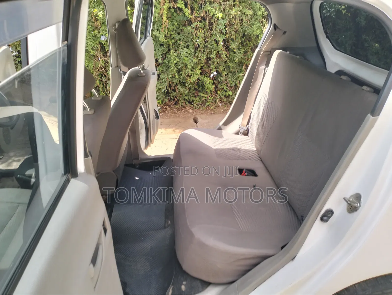 Daihatsu Mira 2016 White