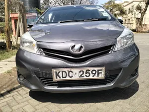 Toyota Vitz 2014 Gray