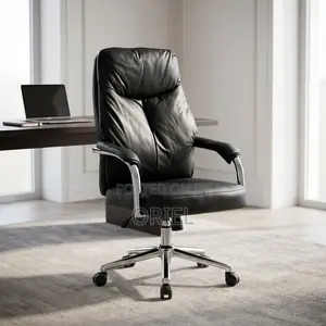 Padded Leather Executive Office Chair – Comfortable Boss Seat