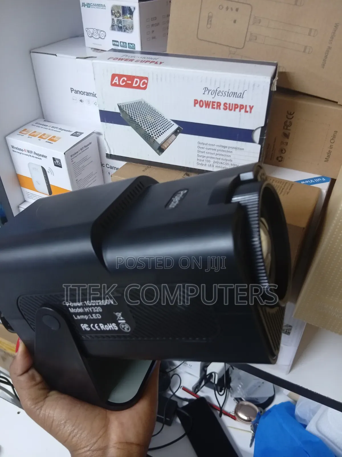 Smart Mini HY320 Projector for Streaming Digital Entertainment