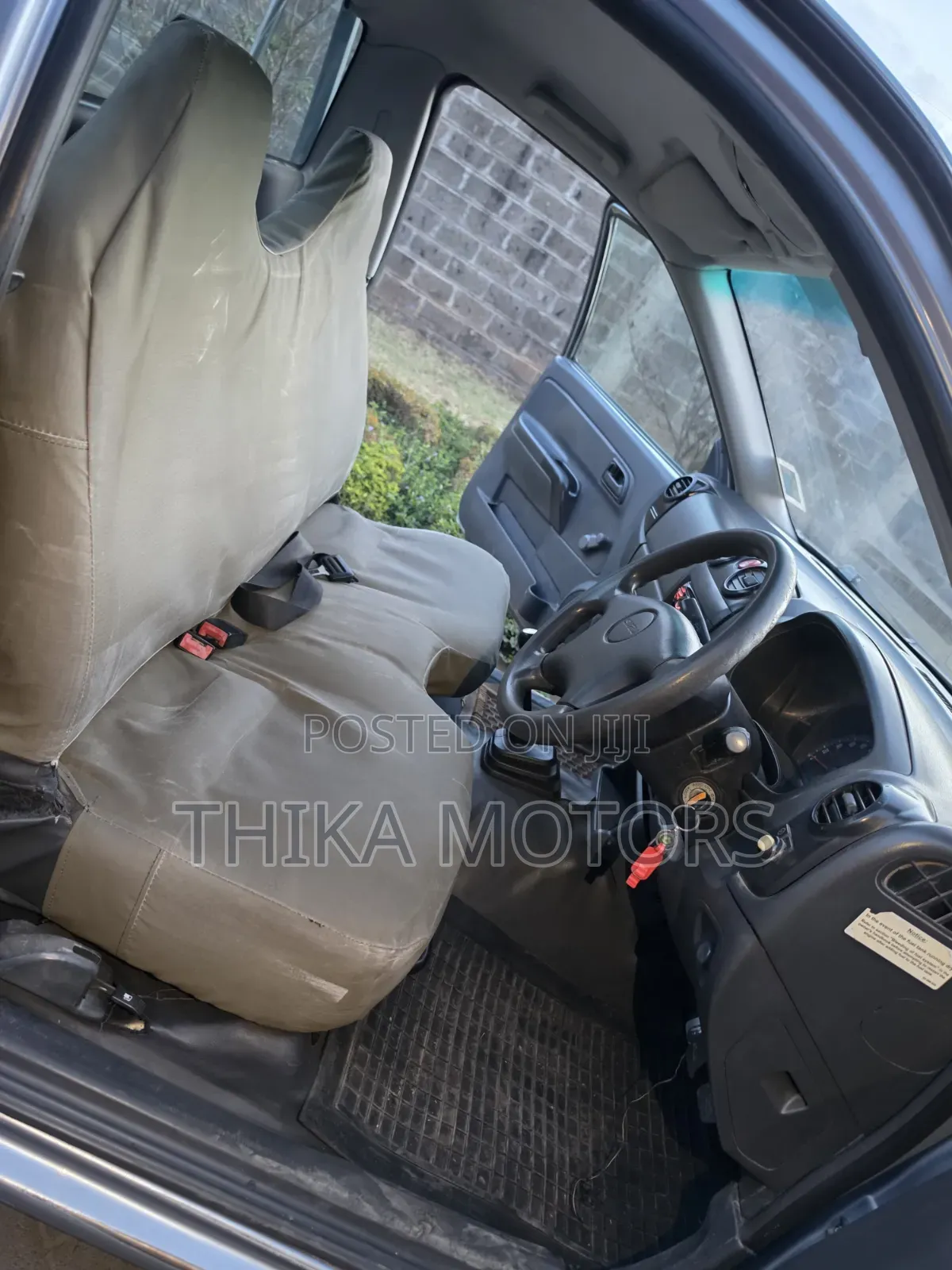 Isuzu D-MAX 2013 Gray