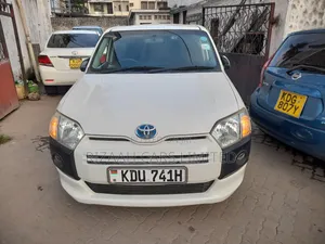 Toyota Probox 1.5 Hybrid DX 2019 White