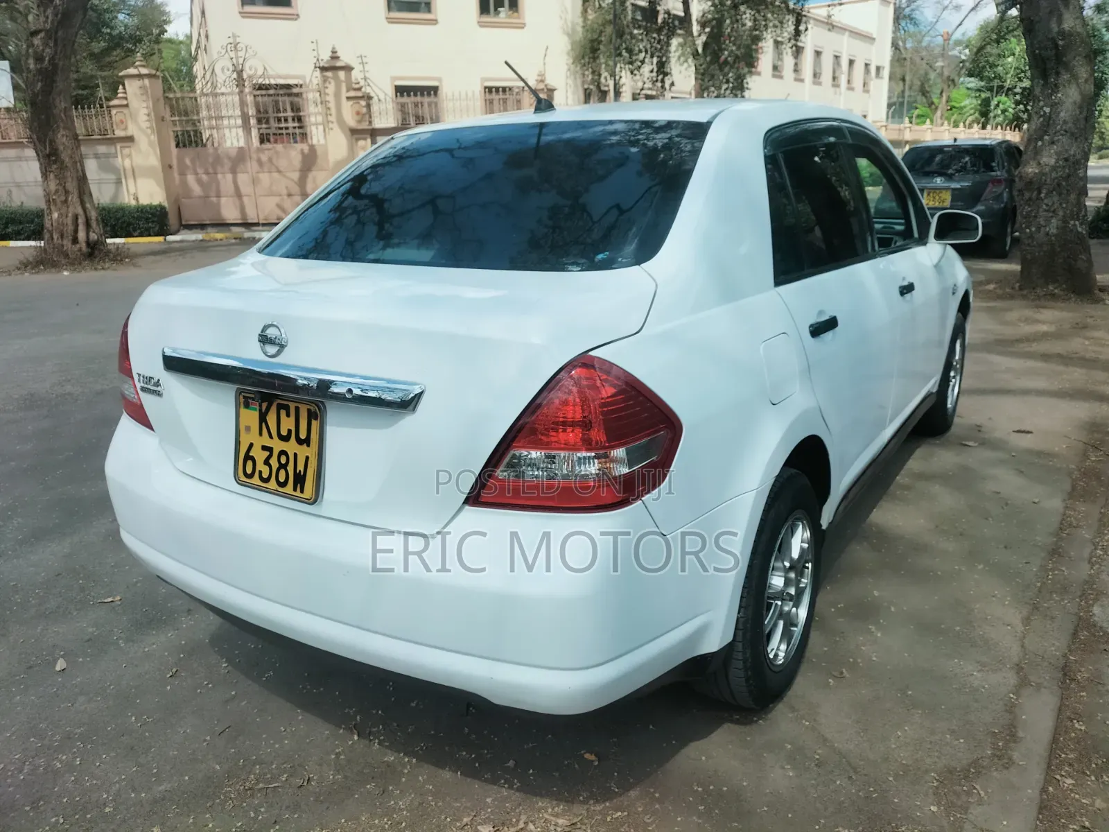 Nissan Tiida 2011 White