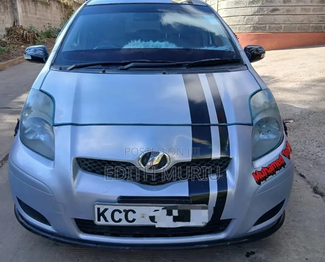 Toyota Vitz 2007 Silver