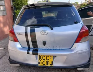 Toyota Vitz 2007 Silver
