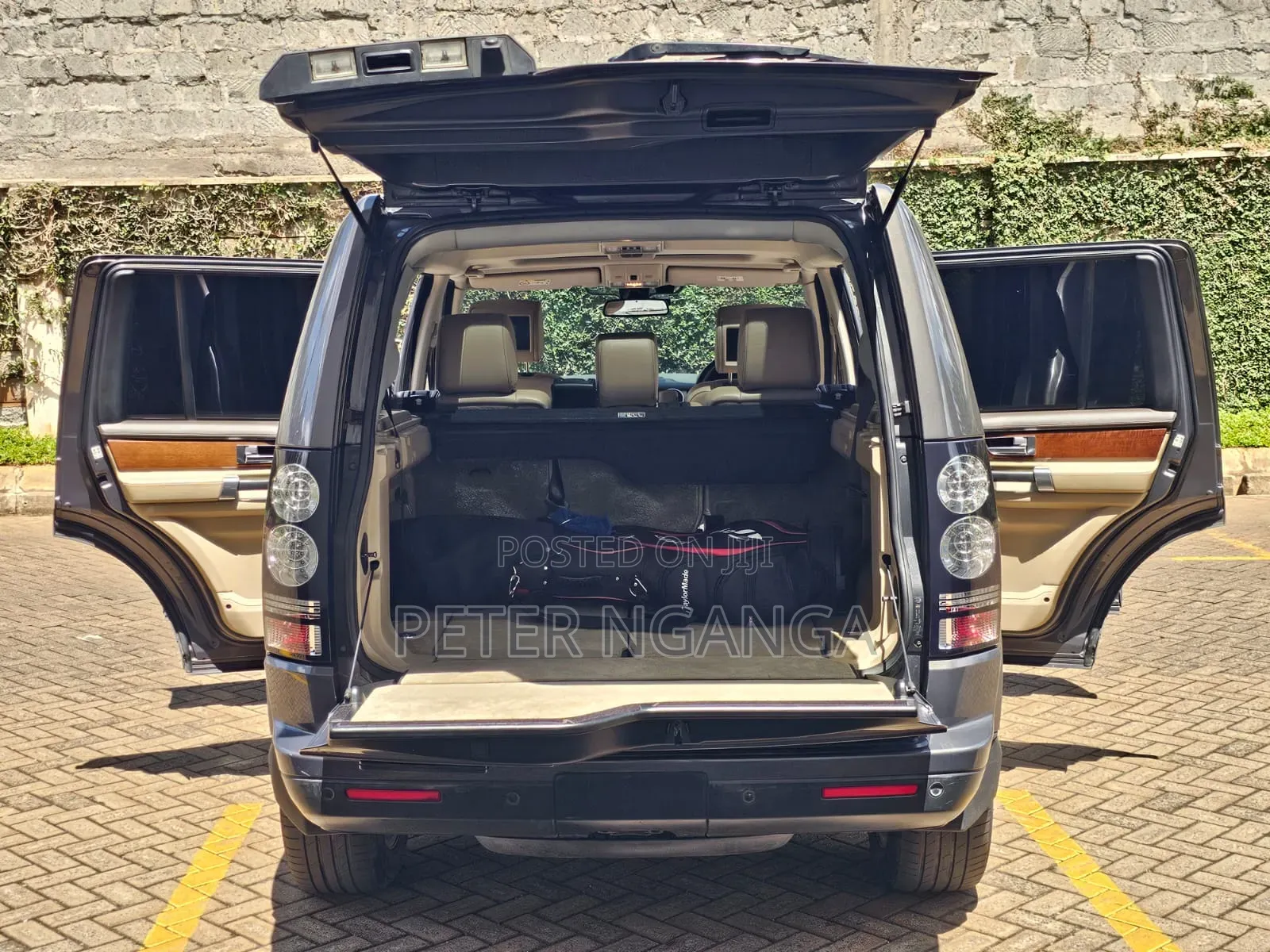 Land Rover Discovery 2016 Gray