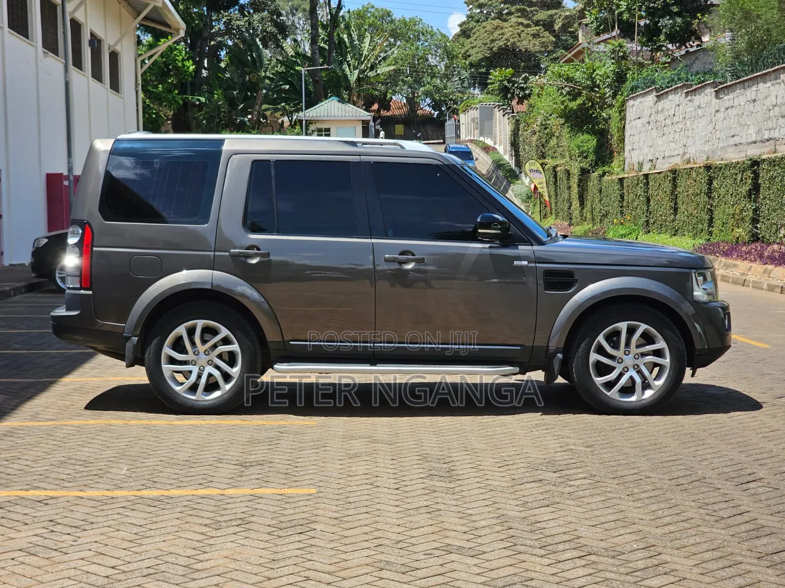 Land Rover Discovery 2016 Gray