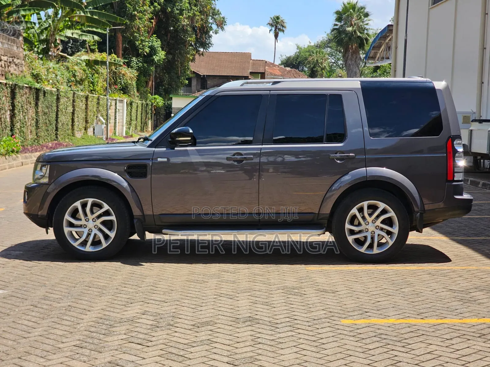 Land Rover Discovery 2016 Gray