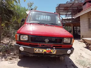 Toyota Hilux 2004 Red