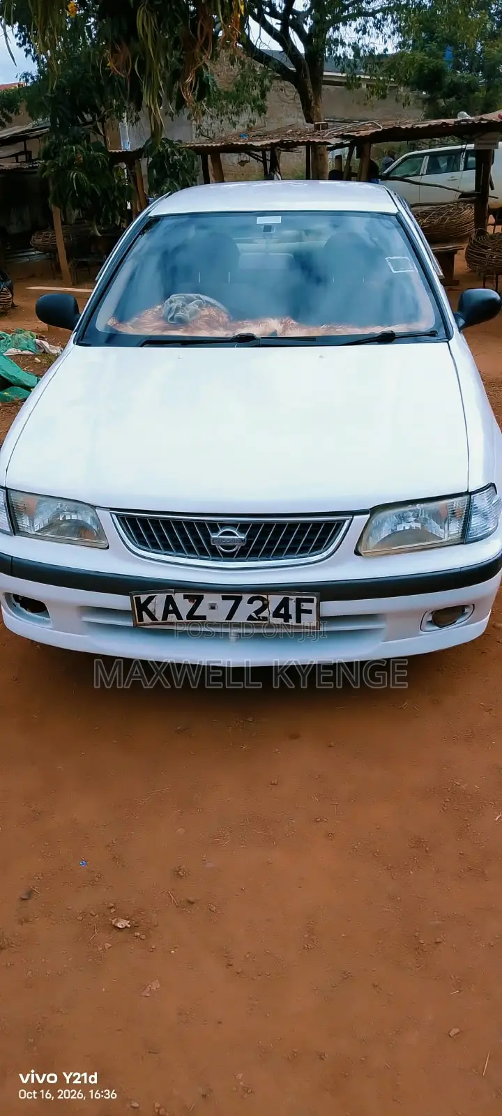 Nissan Sunny 2004 White