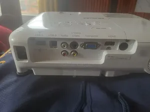Epson Projector Epson EB-S31 3LCD Projector in Good Condition