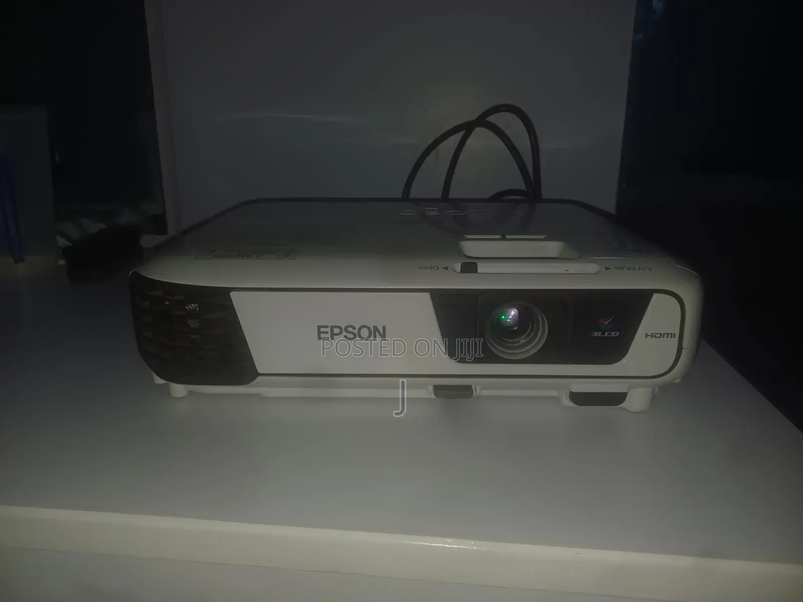 Epson Projector Epson EB-S31 3LCD Projector in Good Condition