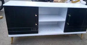 4.5 FTS Executive American Flats TV Stand