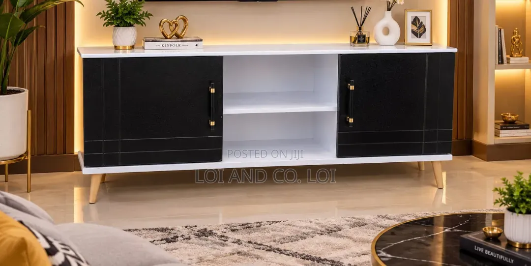 4.5 FTS Executive American Flats TV Stand