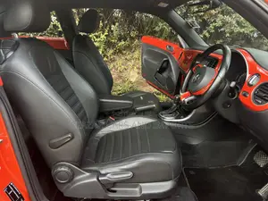 Volkswagen Beetle 2019 Orange