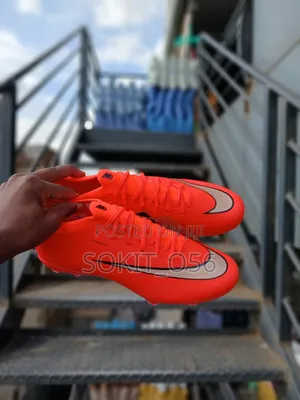 Red Nike Mercurial Vapor 17 Elite FG Football Boot.